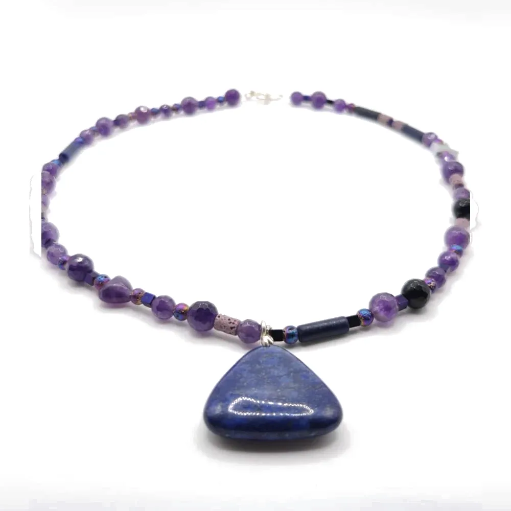 Colier ametist cu pandantiv lapis lazuli 3 Colier ametist cu lapis lazuli – detaliu