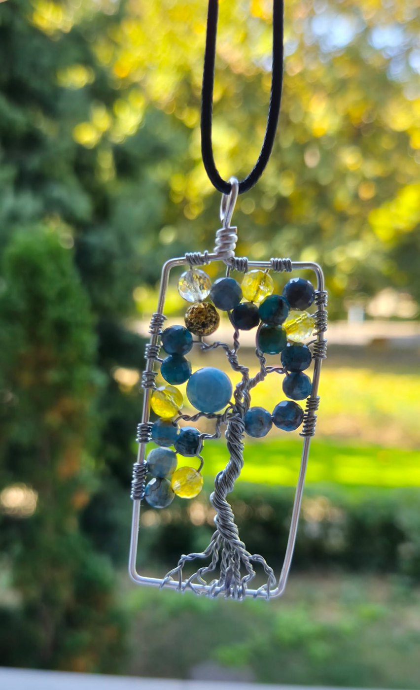 Colier aromaterapie Copacul Vieții din apatit și citrin „Cer de Vară” – handmade 3 Pandantiv Copacul Vieții dreptunghiular cu apatit albastru și citrin galben