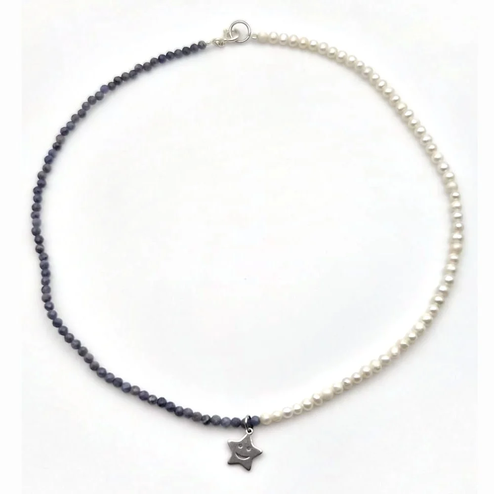 Colier safir și perle cu steluță zâmbăreață – bucurie 1 Colier safir și perle lucrat manual – Fata Levantica