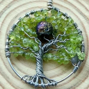 Colier din peridot cu Copacul Vieții „Grădina Luminii” – aromaterapie, handmade
