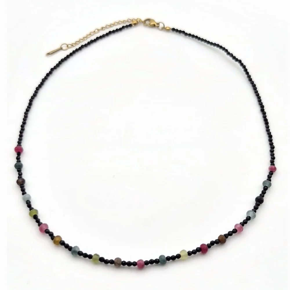 Colier turmalină și spinel negru – protecție și bucurie 1 Colier turmalină și spinel negru lucrat manual – Fata Levantica