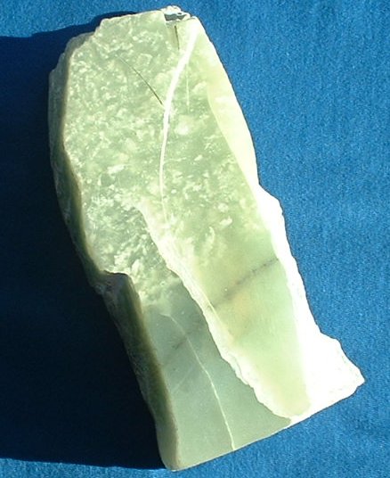 Ghidul cristalelor 15 Jad – cristal natural